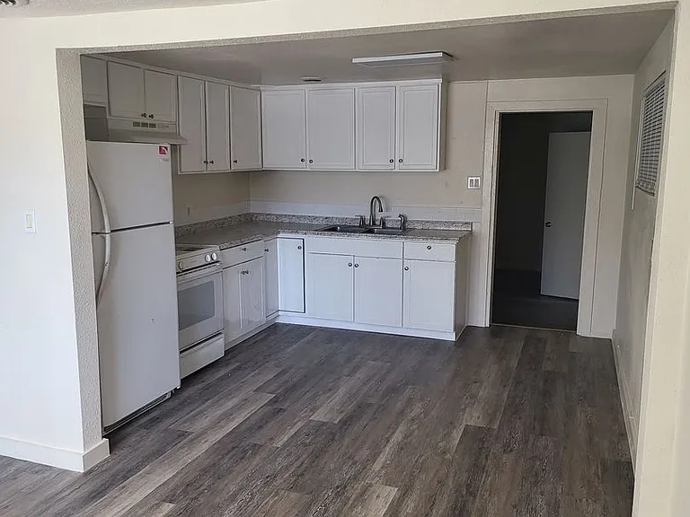 721 Santa Fe Ave SW — Photo 14