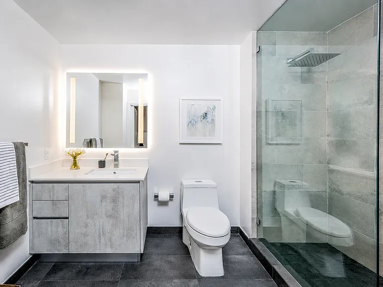 214 NW 25th St #10 — Photo 12