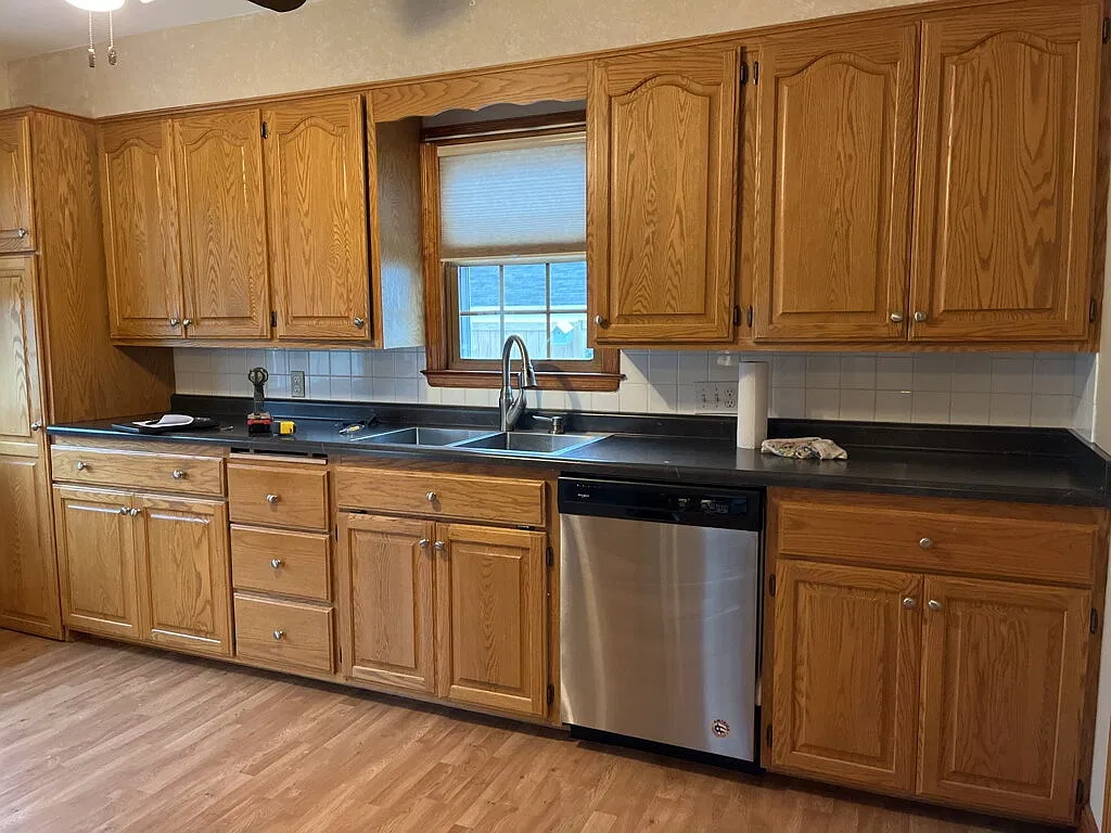 3 bed, 1.5 bath, 1488 sqft, $1,695 — Photo 2
