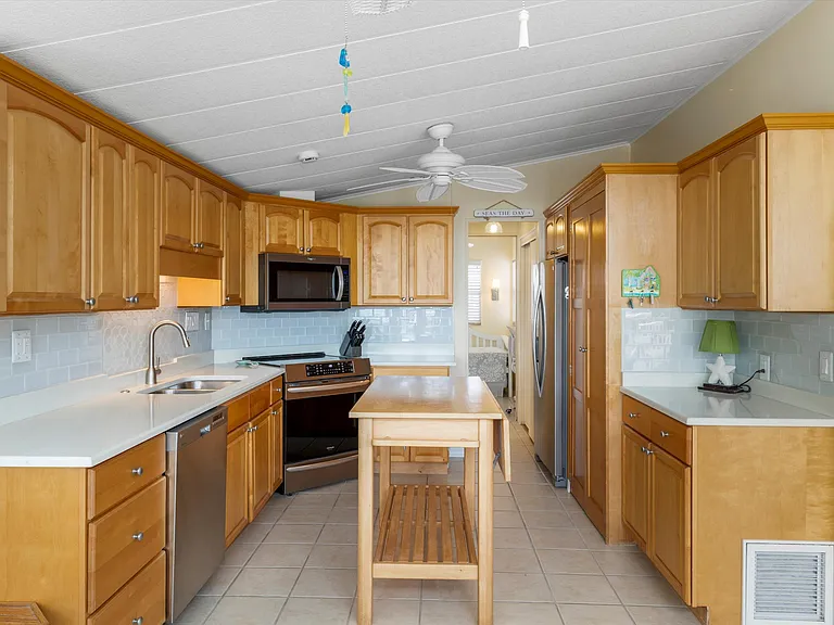 701 Spanish Main Dr #415 — Photo 14