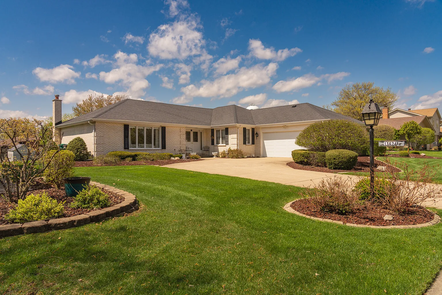 13624 Sandalwood Dr photo 1