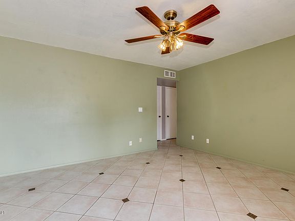 3rd image of 4544 W Altadena Ave