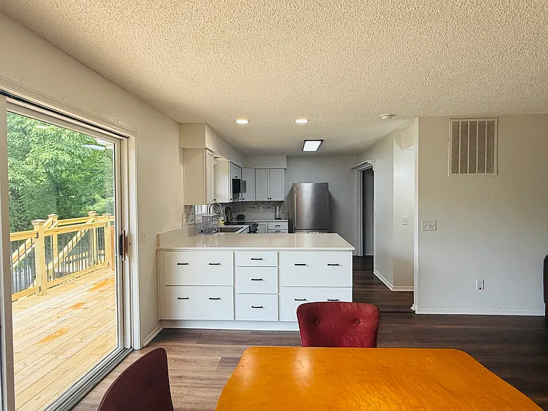 4 Chandler Ln — Photo 8
