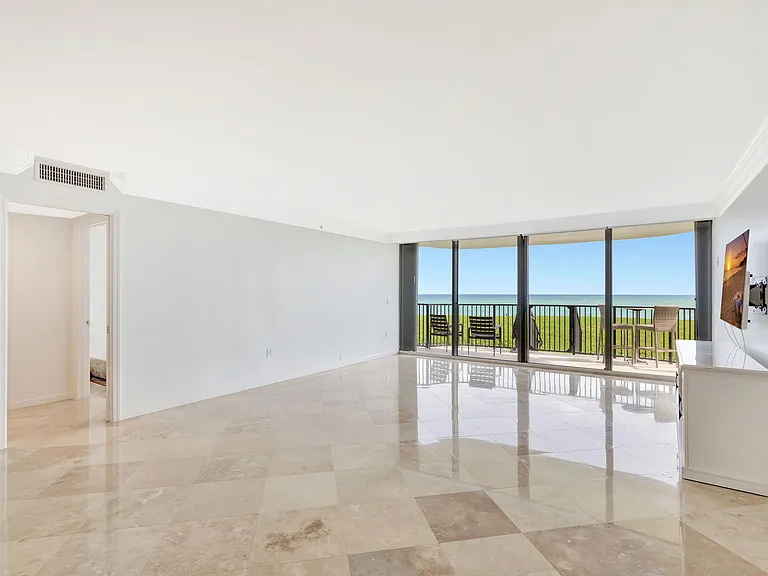 400 Beach Rd #103 — Photo 11
