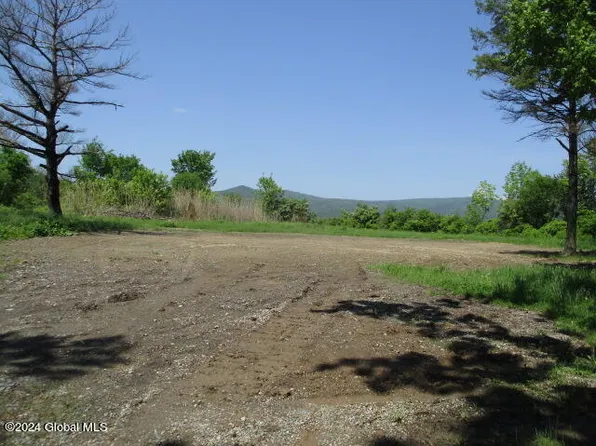 61 Delano Road, Ticonderoga, NY 12883