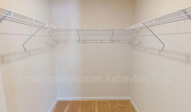 354 Tavernier Ln — Photo 31