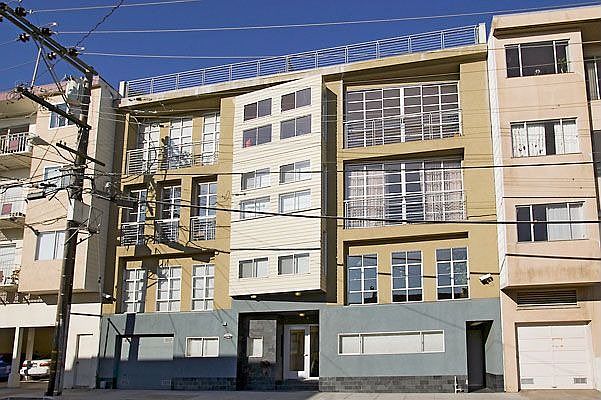 Front of building, 6 units