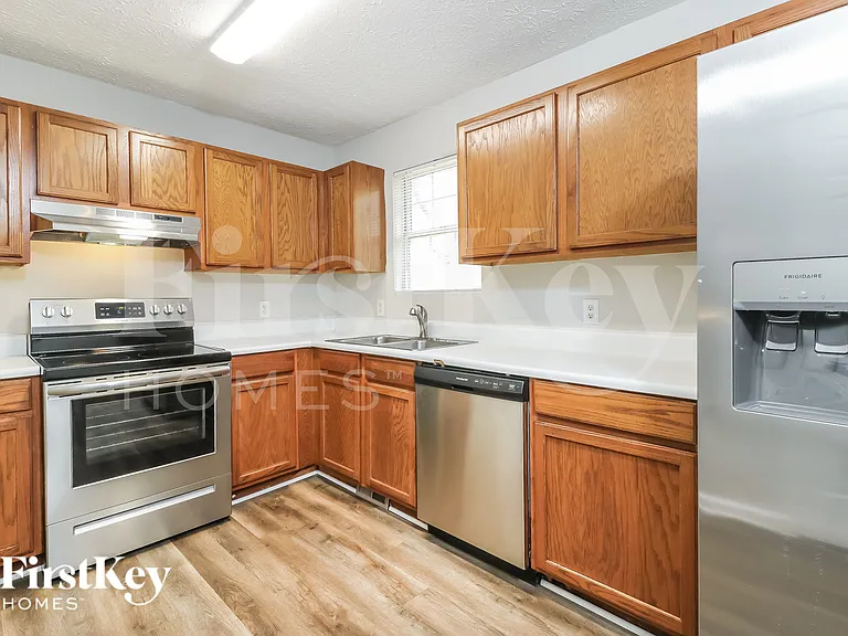 1074 Bridle Creek Dr — Photo 6