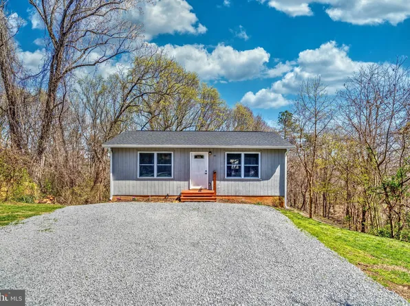 43 Fannies Ln, Fredericksburg, VA 22405