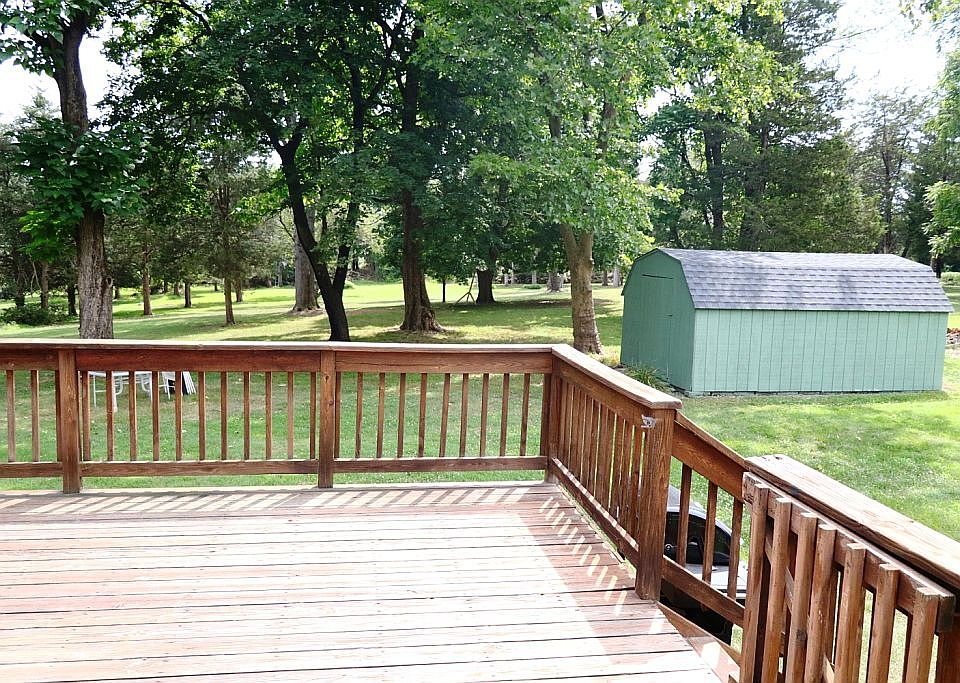 2nd image of 93 Robbins Rd