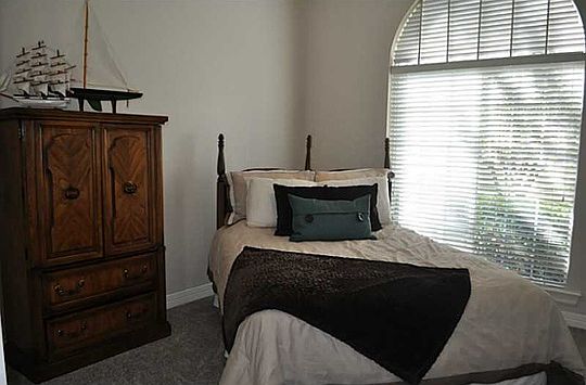 4th image of 10703 Saint Charles Pl