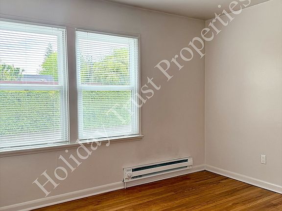 5th image of 704 N St SE
