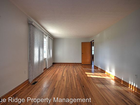 4th image of 1536 Kenmore Dr