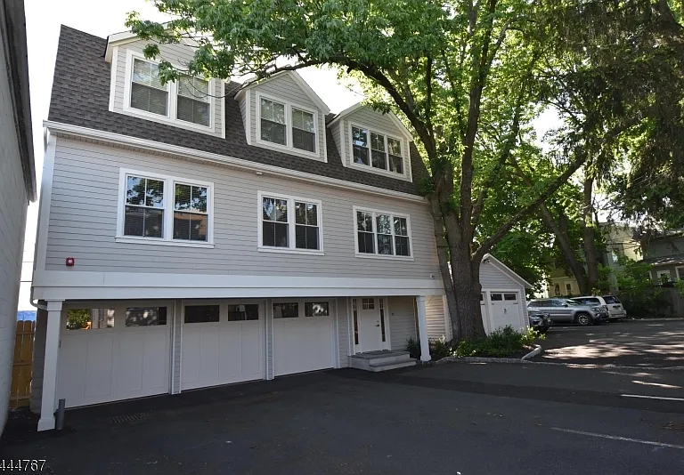 676 Bloomfield Ave #6 — Photo 1