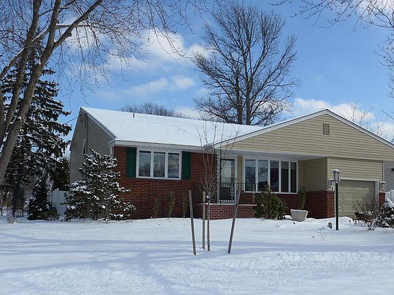 3rd image of 1001 Rydal Rd