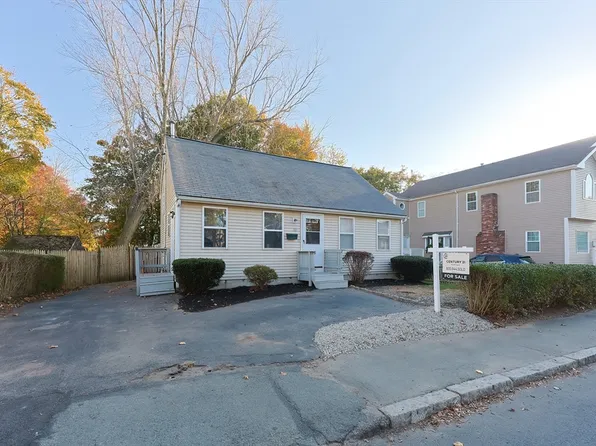 32 Brookside Ave, Brockton, MA 02301