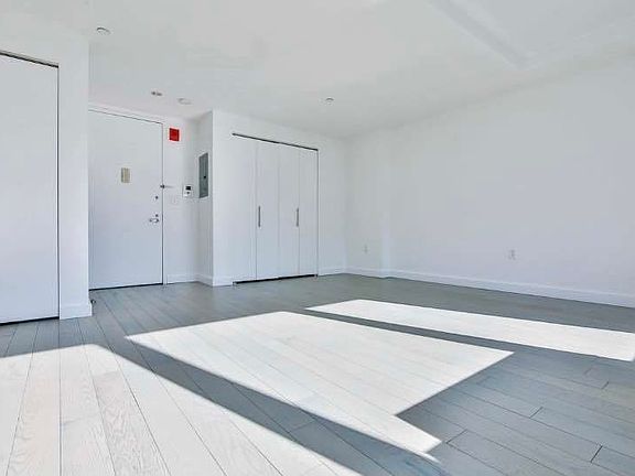 3rd image of 3 W 36th St #11