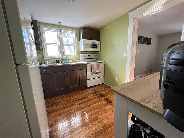 215 Custer Ave #B — Photo 10
