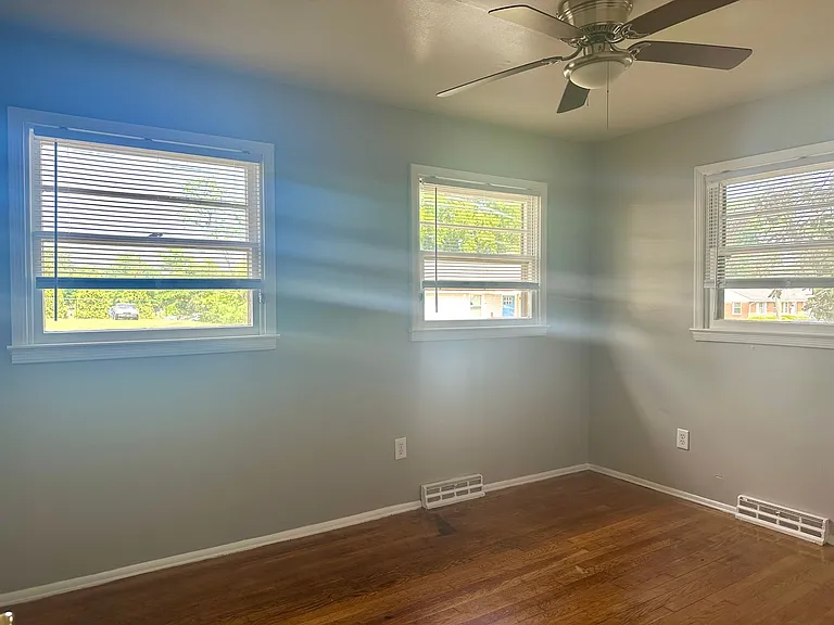 5407 Stokes Ln — Photo 12