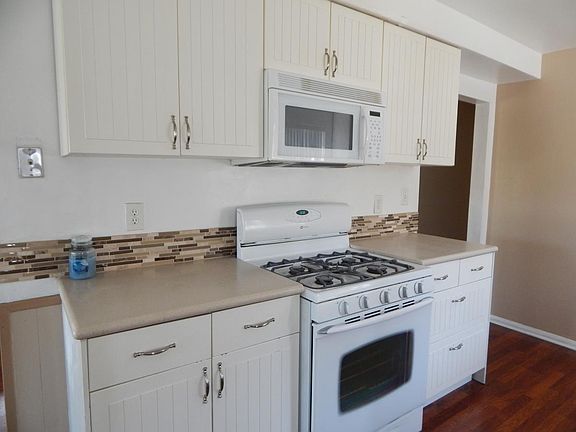 3rd image of 4757 W 133rd St APT B