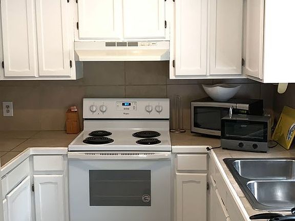 4th image of 1010 Paul St #4B-2Ba-1174Sqft