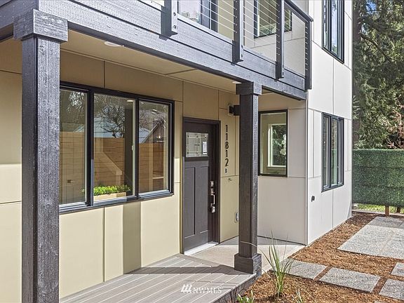 3rd image of 11812 B 32nd Avenue NE