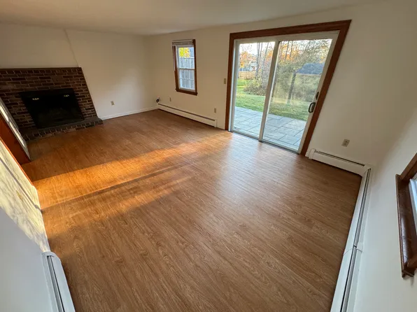 27 Collins Rd #D, Yarmouth, ME 04096