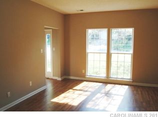 6329 Skyline Dr, Charlotte, NC 28269