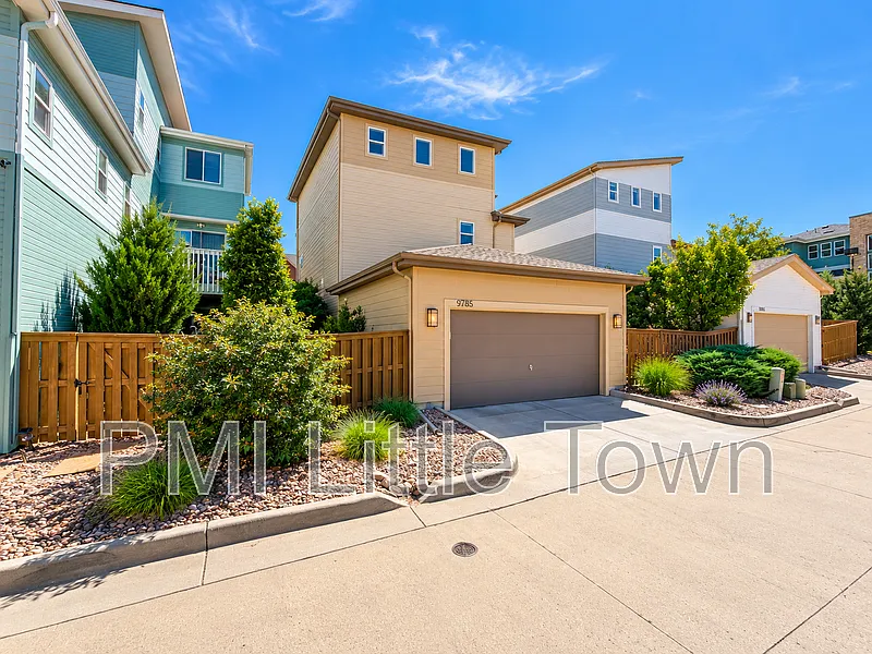 4 bed, 3.5 bath, 2245 sqft, $2,995 — Photo 3