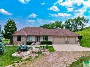 4707 Buckwalter Dr, Sioux City, IA 51108