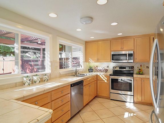 5th image of 1457 Yukon Dr