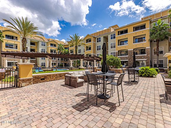 2nd image of 8539 GATE Parkway #1537