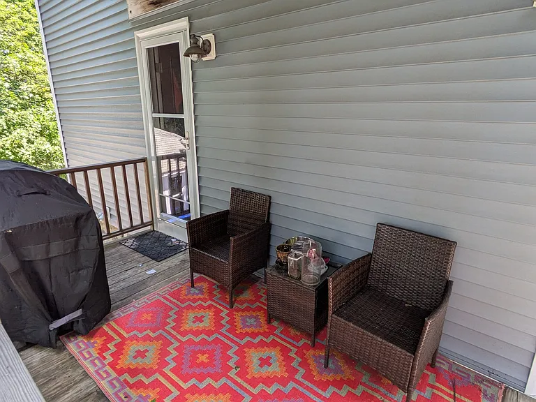 35 Ashland St #1 — Photo 4