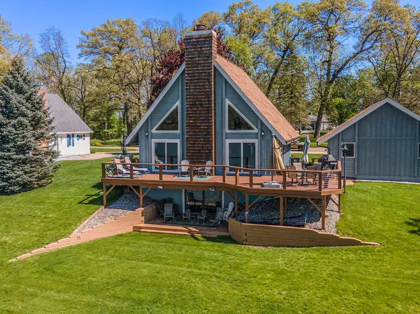 264 Harris Dr, Cement City, MI 49233