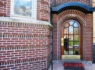 1210 Simpson St APT 2, Evanston, IL 60201