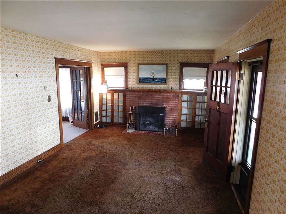 2nd image of 23 Mason St