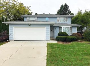 2412 Lakeside Blvd, Manitowoc, WI 54220