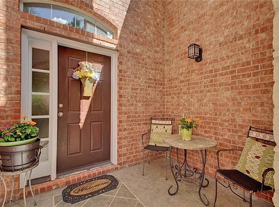 4th image of 2404 Salorn Way