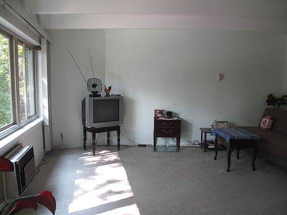 5th image of 1922 W Hood Ave APT 3A