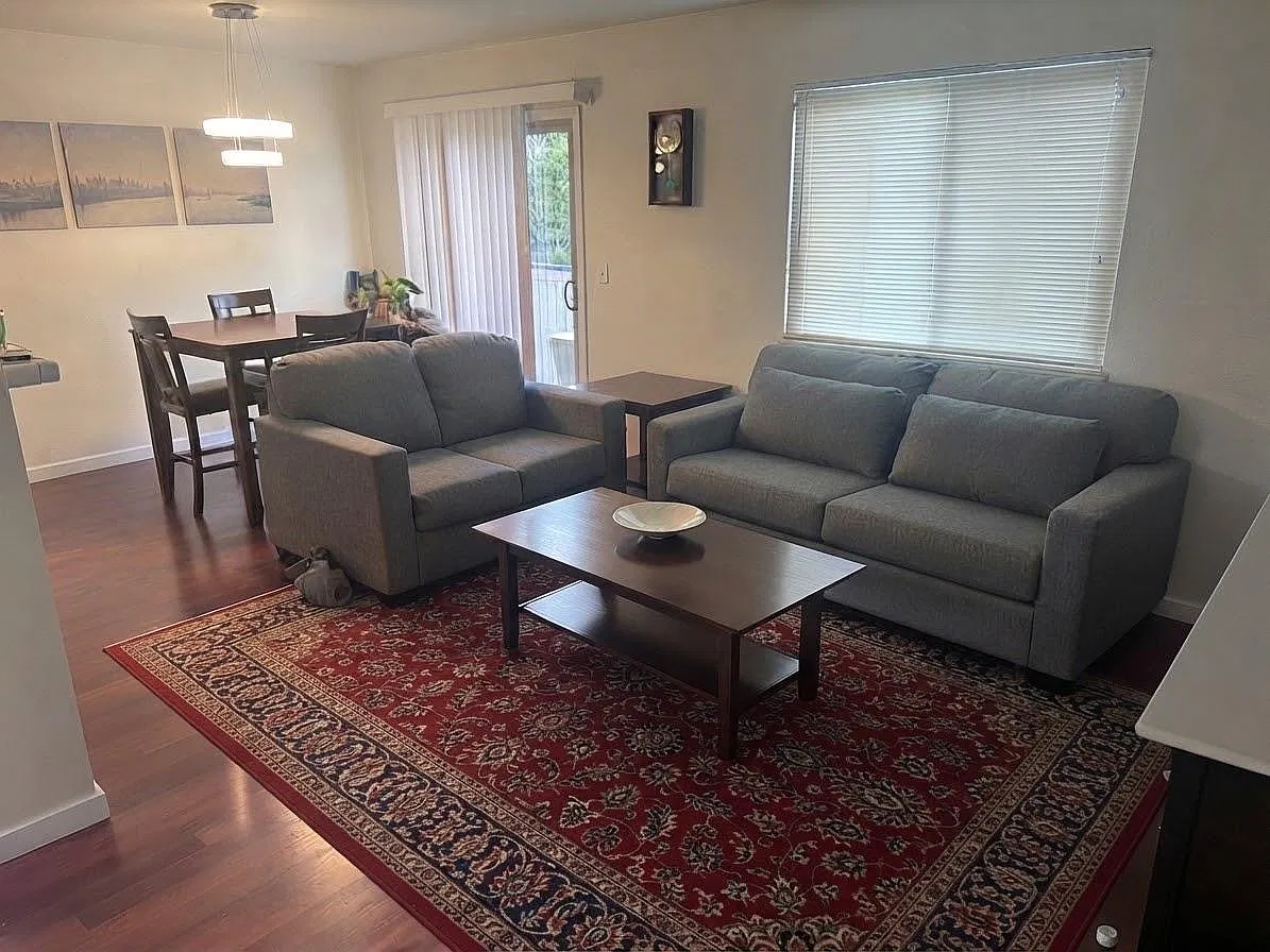 2 bed, 964 sqft, $2,390 — Photo 3
