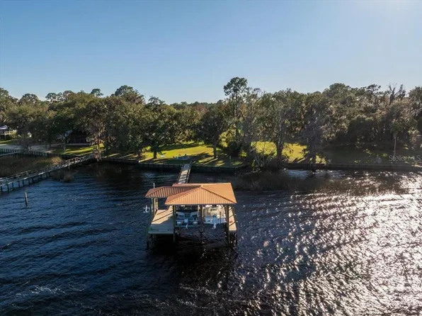 116 Crescent Lake Shore Dr, Crescent City, FL 32112