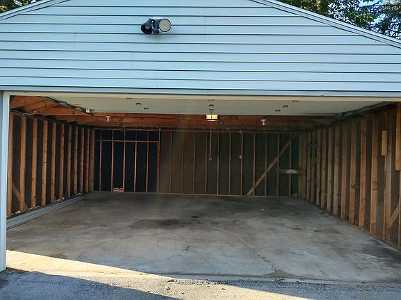 5th image of 604 Frances Ave