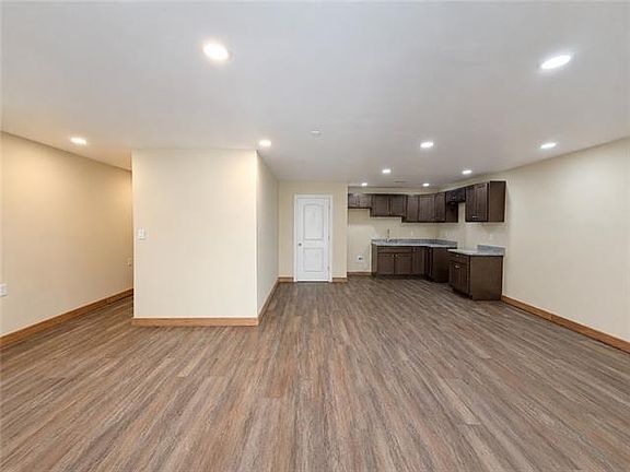 3rd image of 3013 Memorial Park Dr