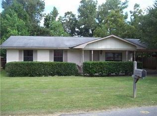 3401 Catherine St, Moss Point, MS 39563