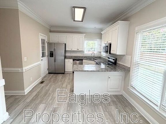 4th image of 242 N Marion Dr