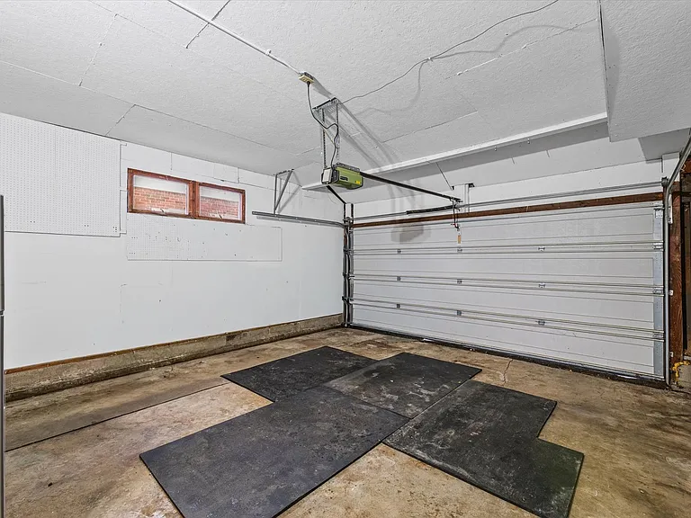 207 W Vermont Ave — Photo 31
