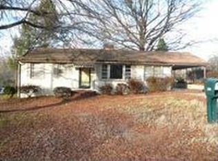 827 Hill St, Eden, NC 27288