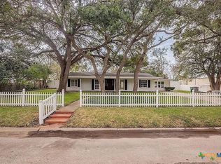 101 E Loma Vista Ave, Victoria, TX 77901