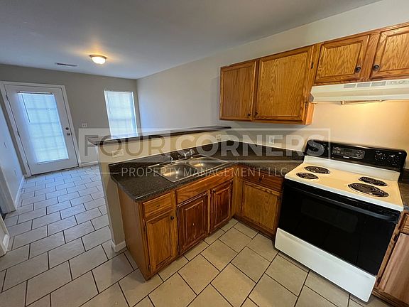 4th image of 1903 Merritt Dr Unit A