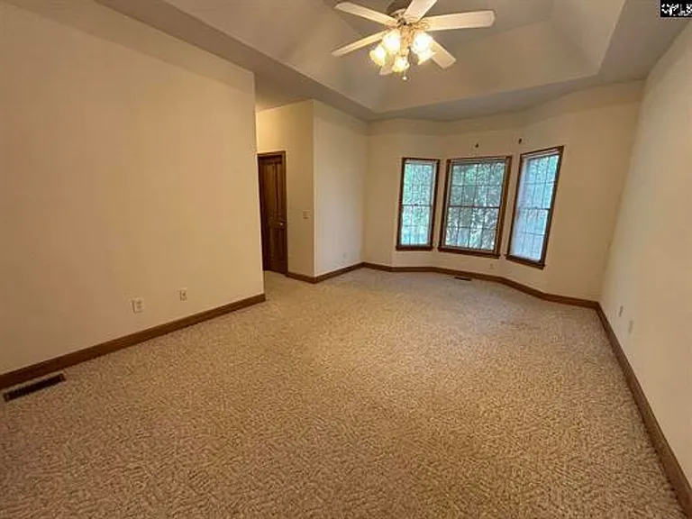 527 Superior Cir — Photo 10